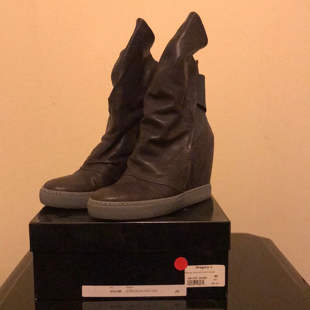 Bianco stretch boot sneaker Size 10